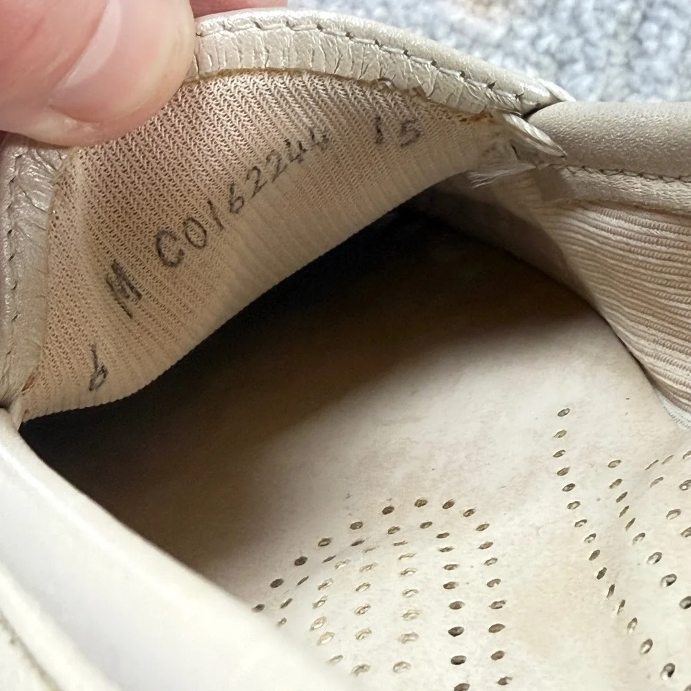 SAS soft leather